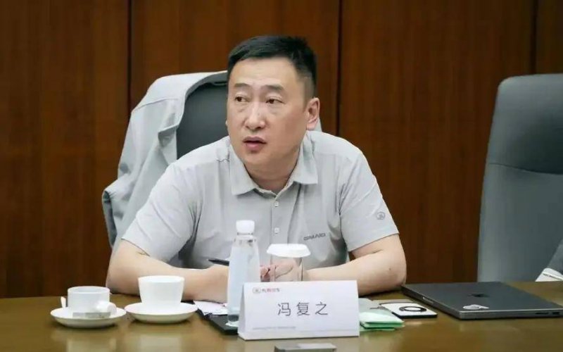 女子办三鼎家政贵宾卡 还有七千多元却约不到服务